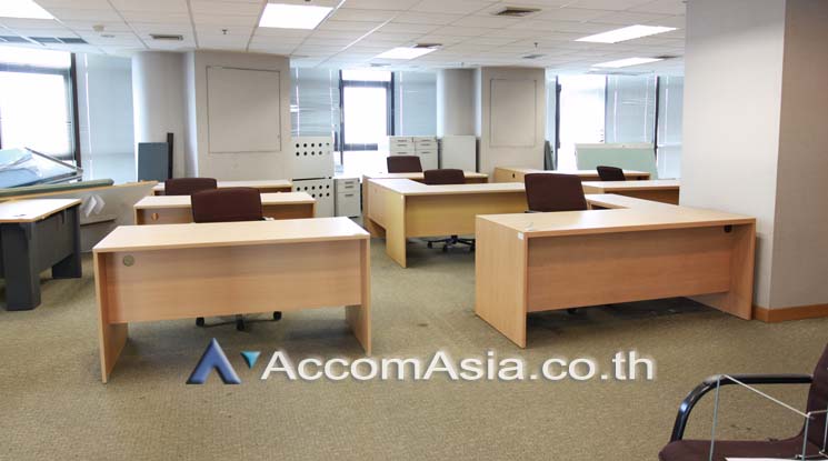 4  Studio Office Space For Rent in Sukhumvit ,Bangkok BTS Ekkamai at Modern Town Building AA17506